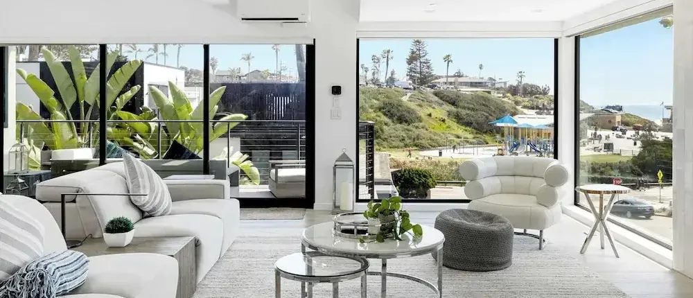 Steps to Beach+shops, Oceanview, Hot Tub+firepit Moonlight Modern by Avantstay