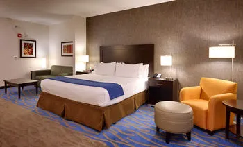 Holiday Inn Express and Suites Overland Park