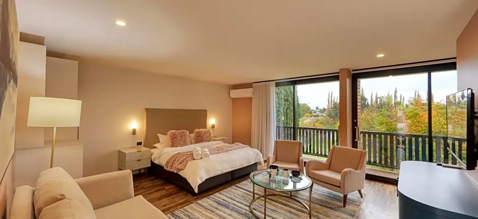 Blue Jacket Motel
