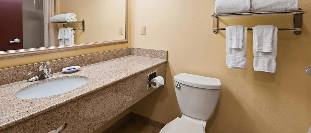Best Western Plus Crossroads Inn & Suites