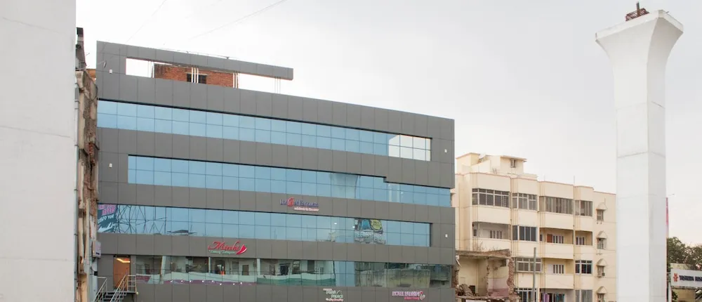 OYO 5072 Padmini Hotel
