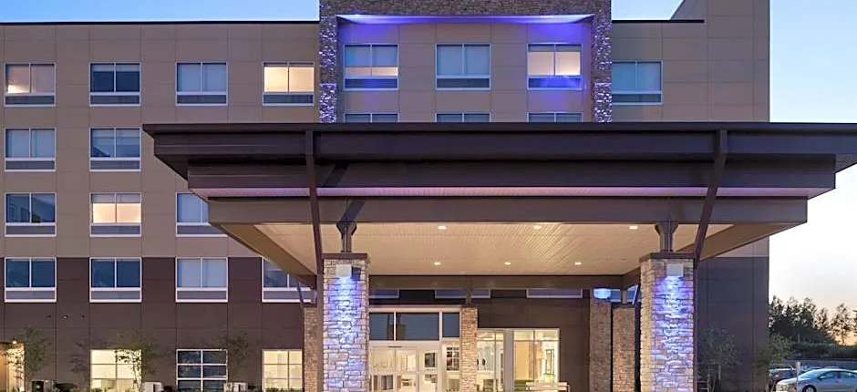 Holiday Inn Express & Suites Duluth North Miller Hill By IHG