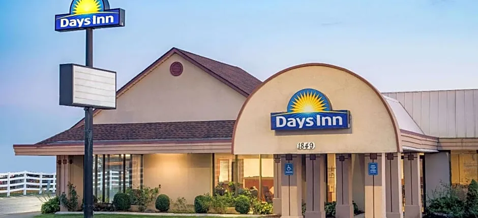 Days Inn by Wyndham Grove City Columbus South