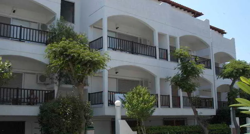 Golden Beach Hotel