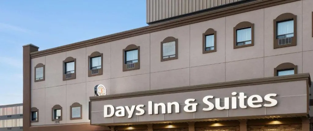 Days Inn & Suites by Wyndham Sault Ste. Marie ON