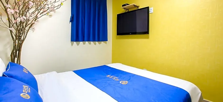 Myeongdong Peanut Hotel