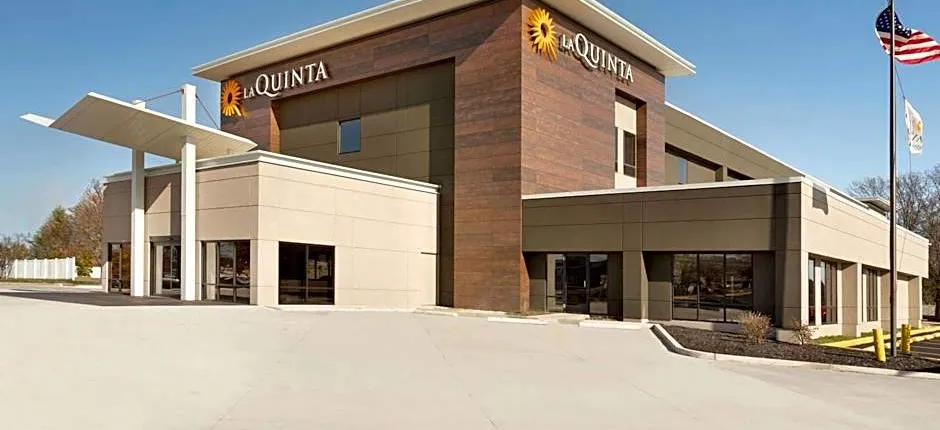 La Quinta Inn & Suites by Wyndham St Louis Route 66