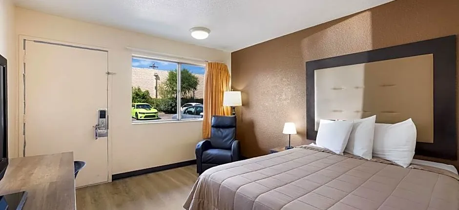 Knights Inn Sierra Vista / East Fry