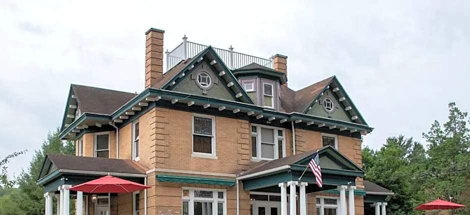 Elk River Hotel & Cafe