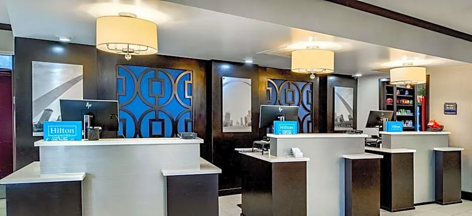 Embassy Suites By Hilton Hotel St. Louis-Airport