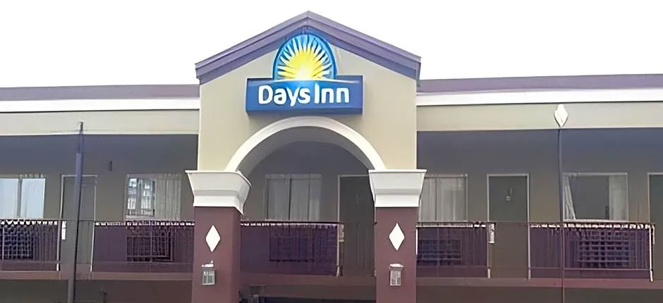 Days Inn by Wyndham Hot Springs