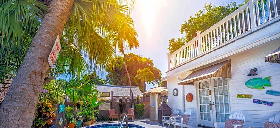 Seascape Tropical Inn