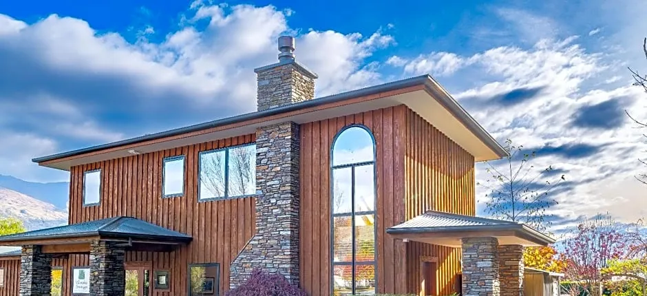 Wanaka Springs Lodge