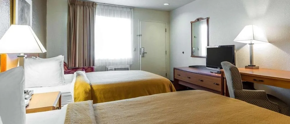 Quality Inn Oakland Airport
