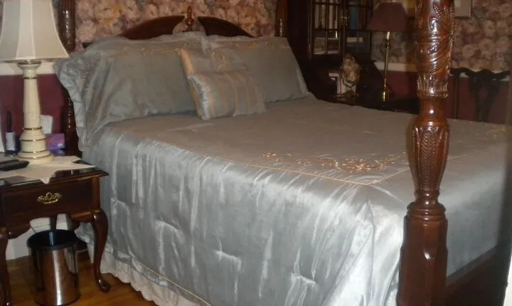 Fleetwood House Bed & Breakfast