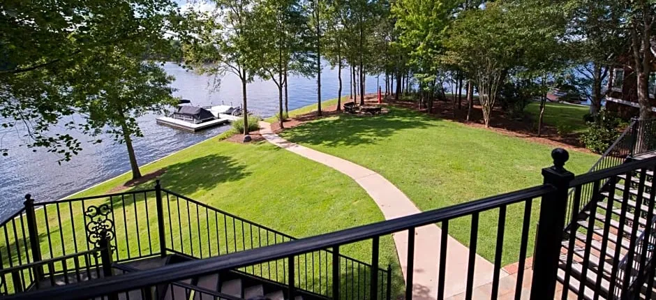 The Pointe