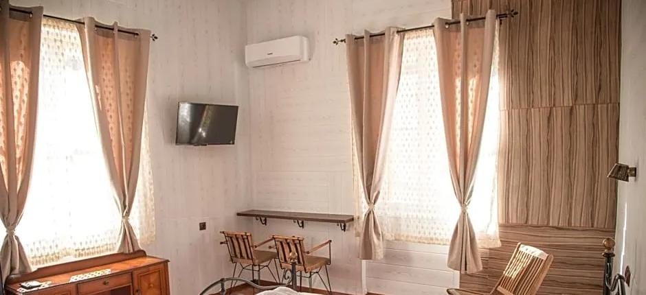1920s Rooms
