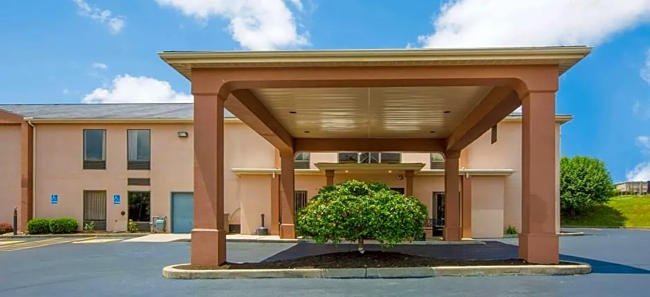 Howard Johnson by Wyndham Beckley