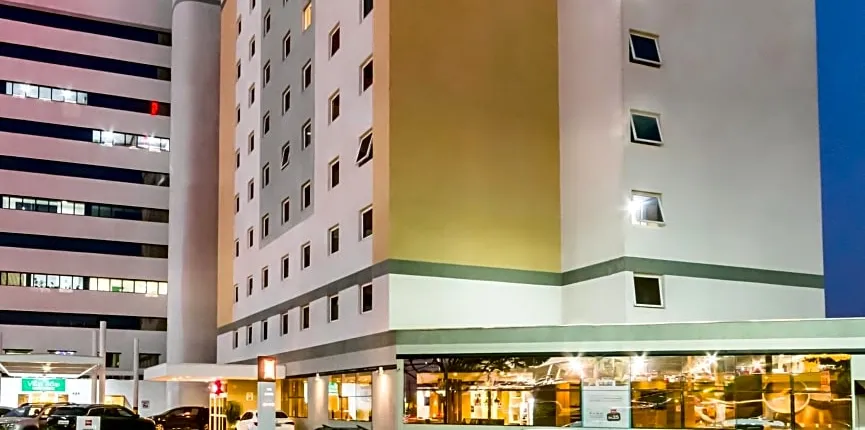ibis Marilia