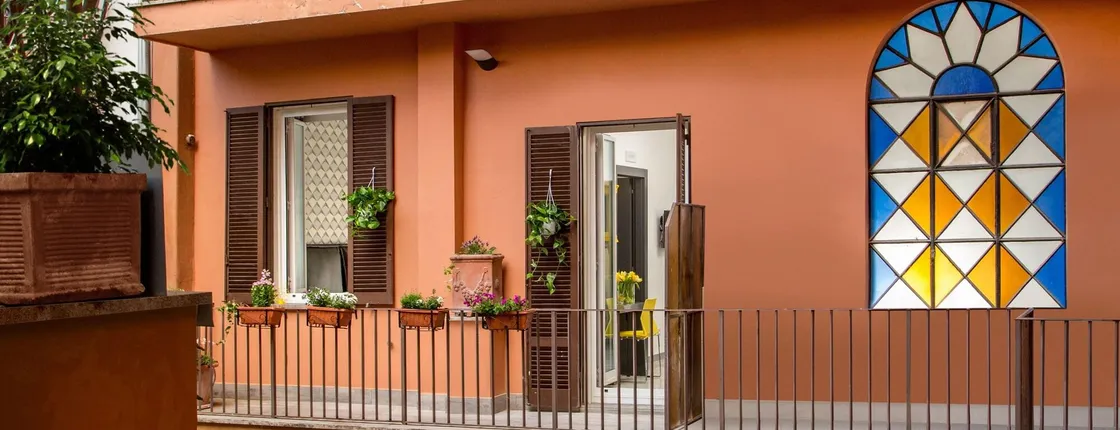 GCF LUXURY SUITES, Guest House