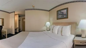 Ramada Trenton
