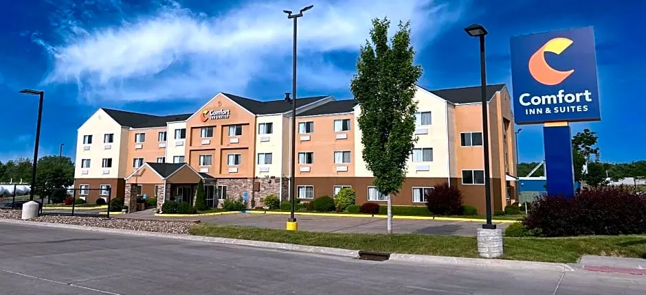 Comfort Inn & Suites Coralville - Iowa City near Iowa River Landing