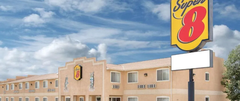 Super 8 by Wyndham Bloomfield