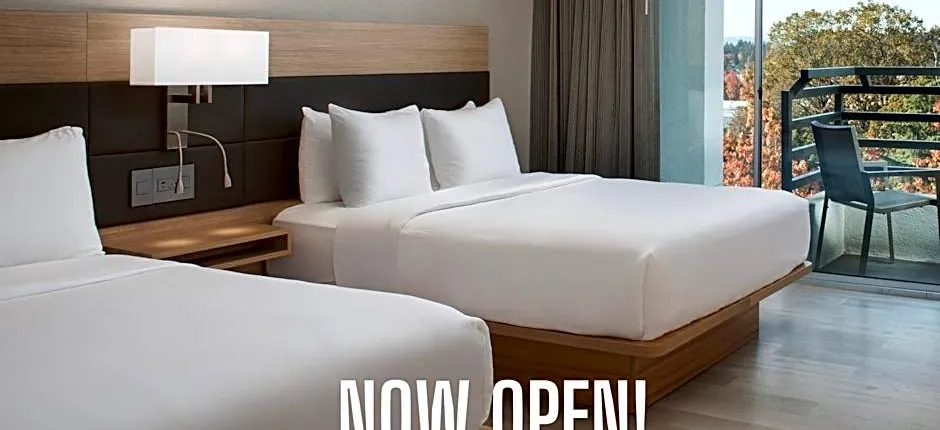 AC Hotel by Marriott Portland Lake Oswego