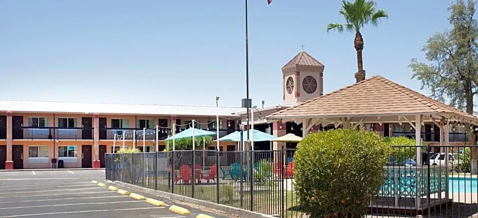 Howard Johnson by Wyndham Yuma