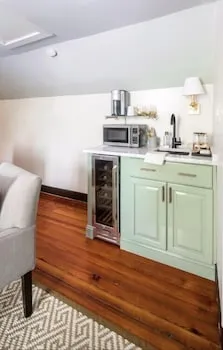 154 D Spring Street - 2 BR / 1 BA Holiday home 2