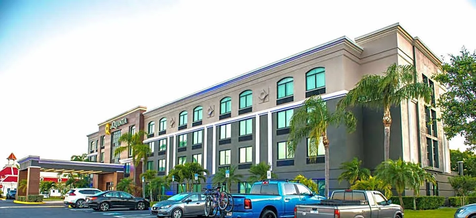 La Quinta Inn & Suites by Wyndham Clearwater South