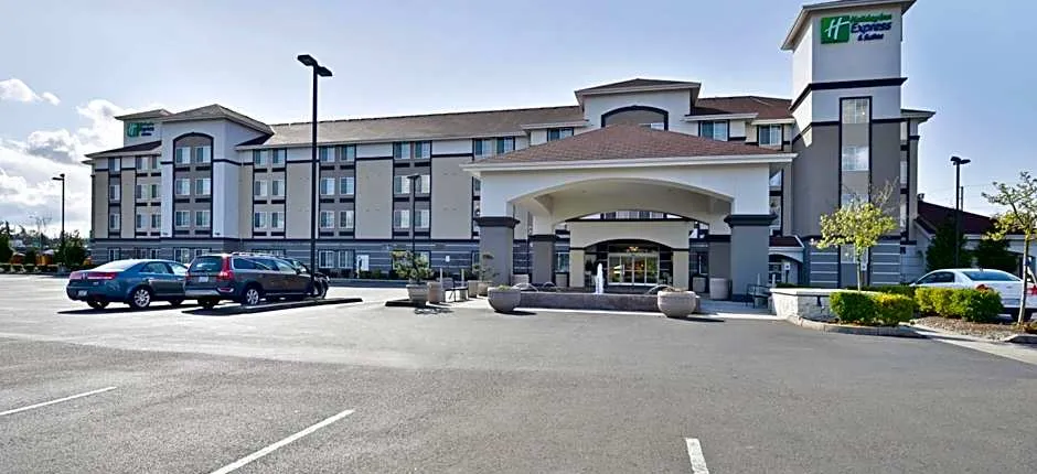 Holiday Inn Express & Suites Tacoma South - Lakewood by IHG