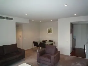 Wyndel Apartments - Harbour Watch