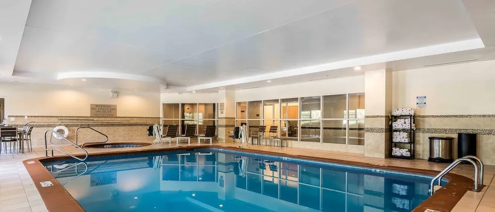Comfort Inn & Suites Near Six Flags GA