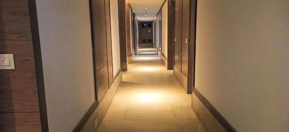 Lemonwood Suites By F9 Hotels