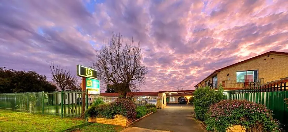 Forest Lodge Motor Inn & Restaurant