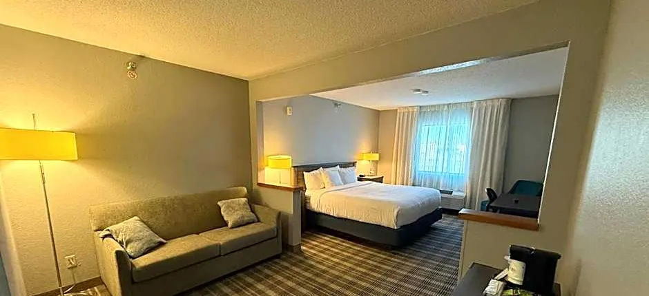 AmericInn by Wyndham Minot