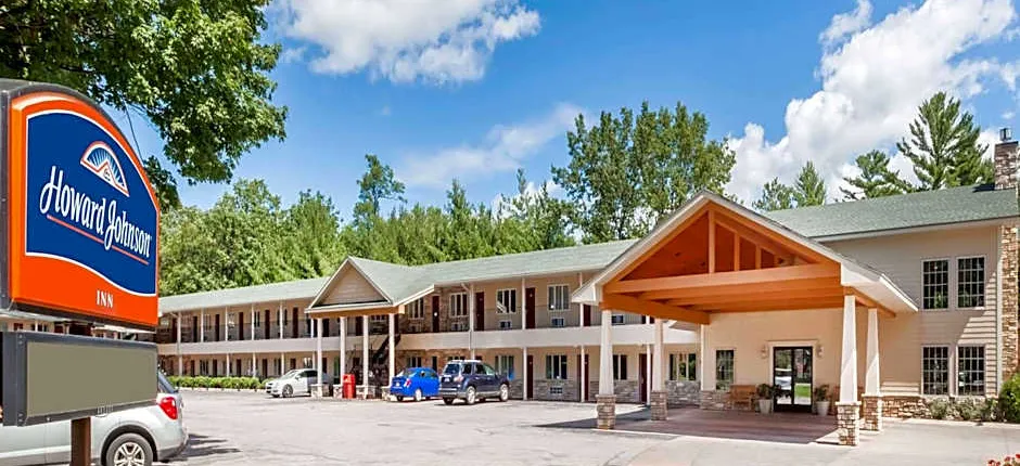 Howard Johnson by Wyndham Traverse City
