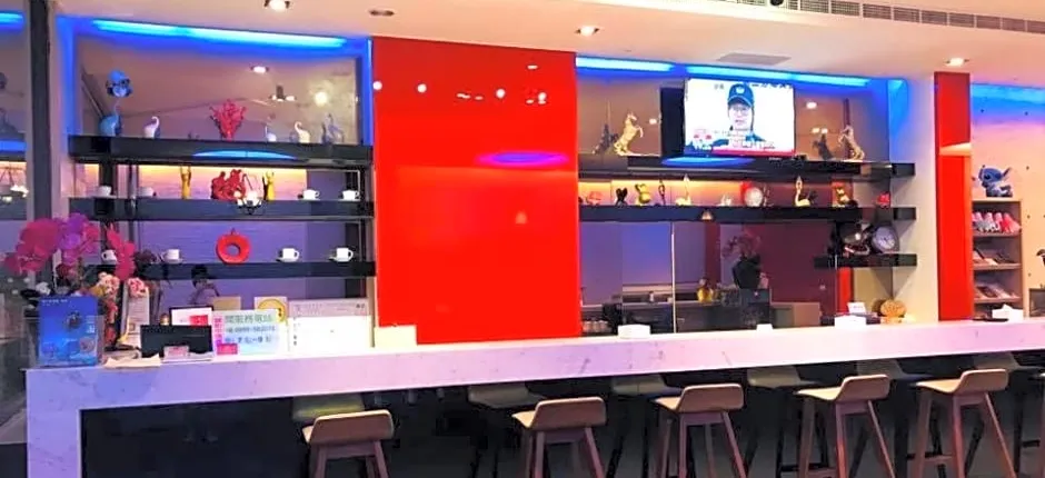 Travel Light Hotel