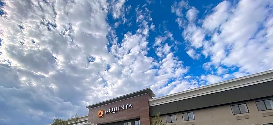 La Quinta Inn & Suites by Wyndham Harrisburg Airport Hershey