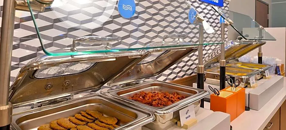 Holiday Inn Express & Suites Cross Lanes By IHG