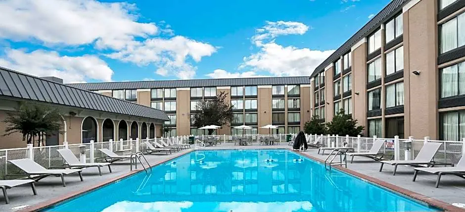 Travelodge by Wyndham Memphis