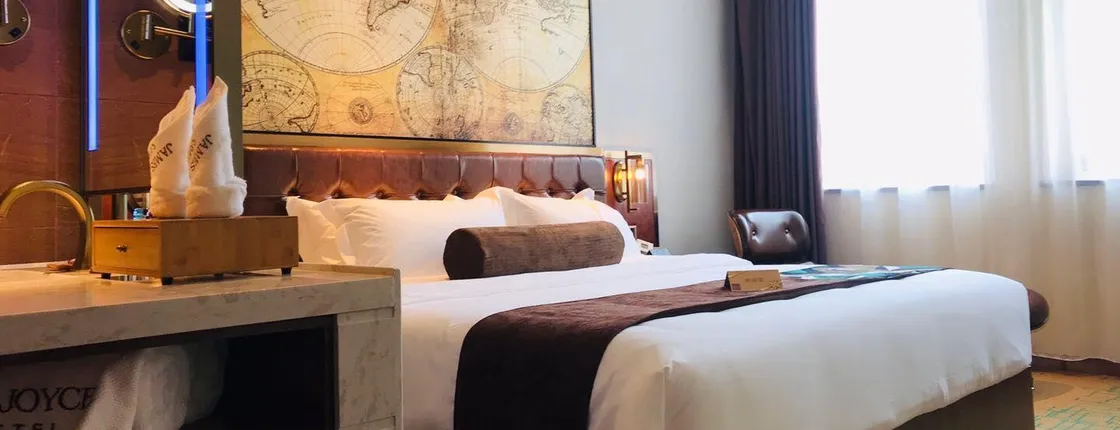 James Joyce Coffetel Hotel (Chengdu West Station Qingyang Wanda)