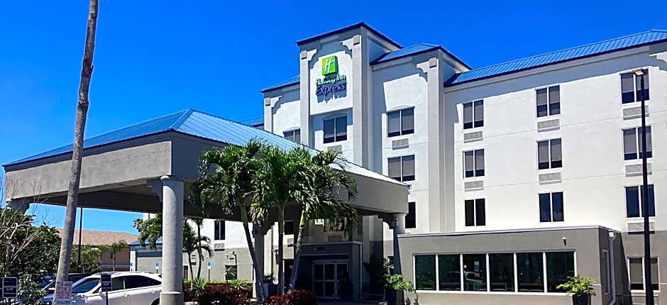 Holiday Inn Express Hotel & Suites Cocoa Beach By IHG