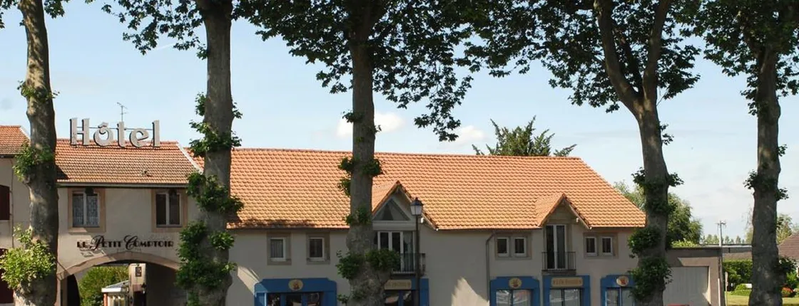 Logis Hôtel Les Pages Rest. Le Petit Comptoir