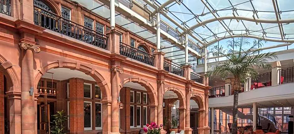 Clayton Crown Hotel London