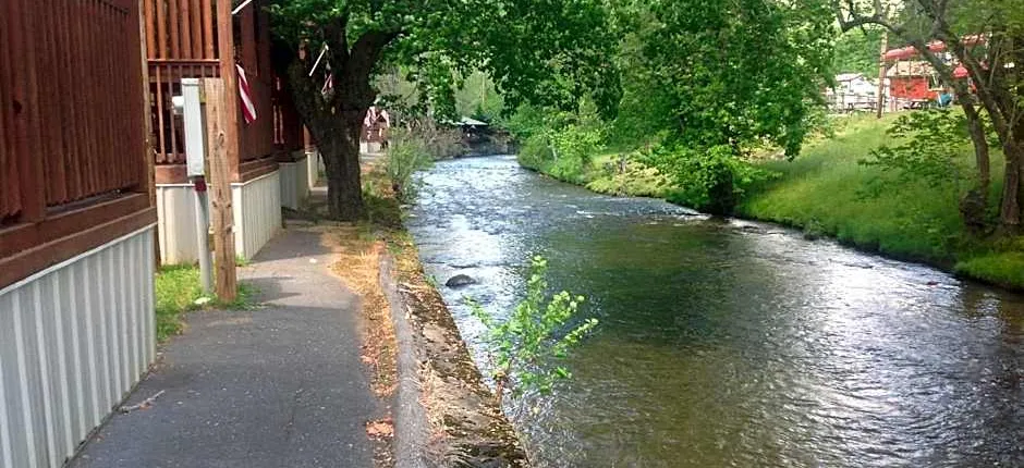 Qualla Cabins and Motel Cherokee near Casino