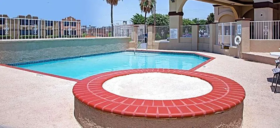 OYO Hotel McAllen Airport South - 1 mi from McAllen Medical Center