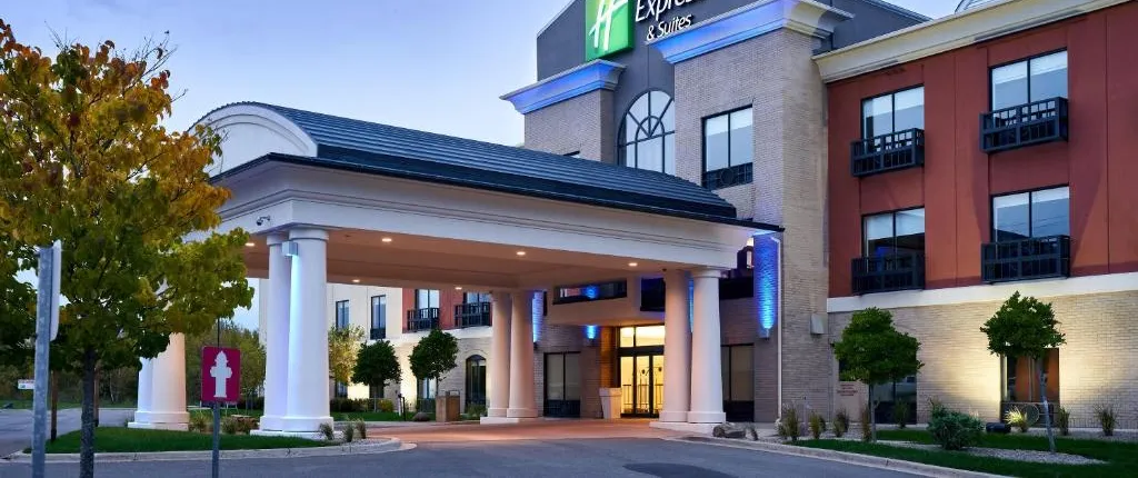Holiday Inn Express Hotel & Suites Airport Dieppe, an IHG Hotel