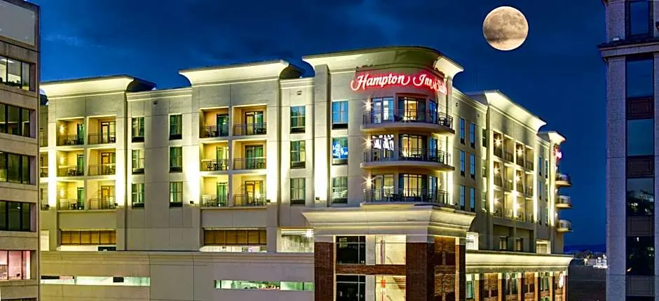 Hampton Inn By Hilton and Suites Roanoke-Downtown, VA